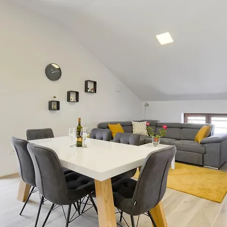 Bosa شقة زادار