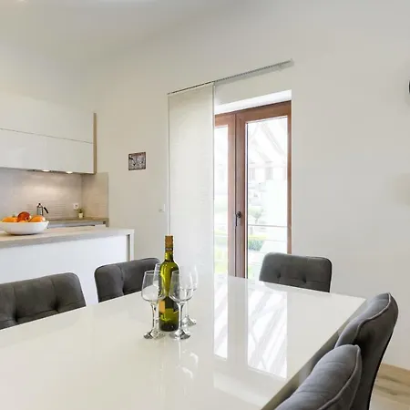 Bosa شقة زادار